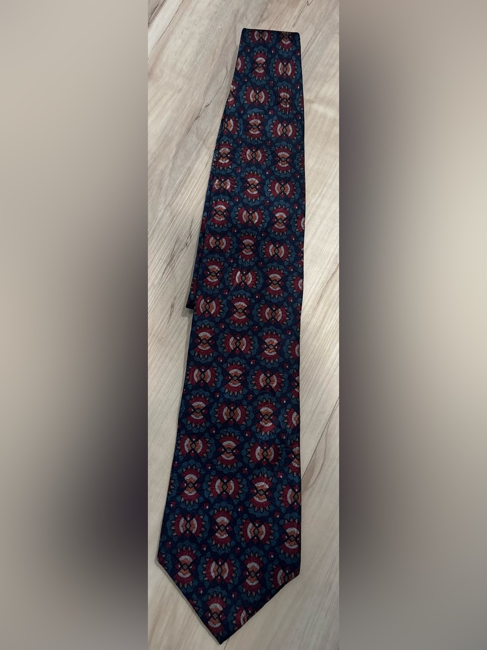 Classic Men's Christian Dior Patterned Navy and Burgundy Tie